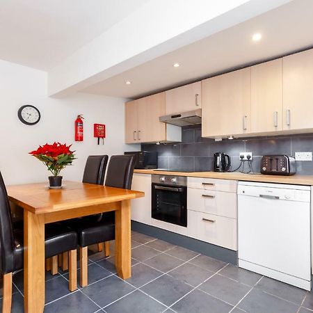 Gorgeous Town Centre Apt With Courtyard Garden Bournemouth Exterior photo