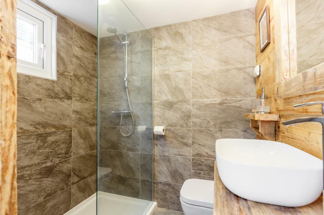 Gorgeous Town Centre Apt With Courtyard Garden Bournemouth Exterior photo
